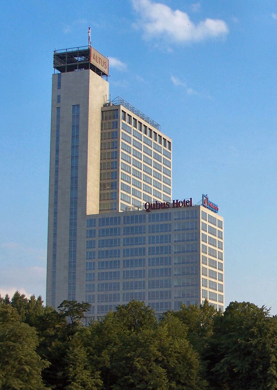 Biurowiec przy ul. Uniwersyteckiej 13 w Katowicach - siedziba MaturalneSOS.pl